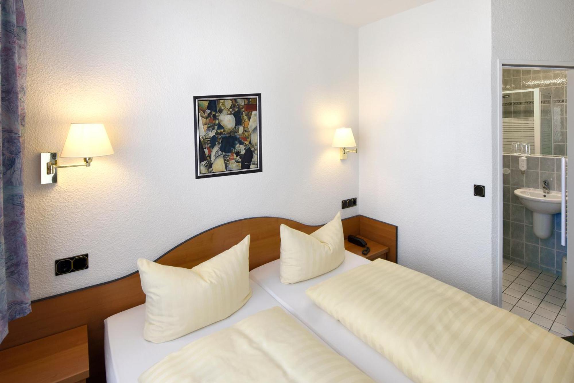 Lat Hotel & Apartmenthaus Berlin أيزِنهوتِنشتات المظهر الخارجي الصورة