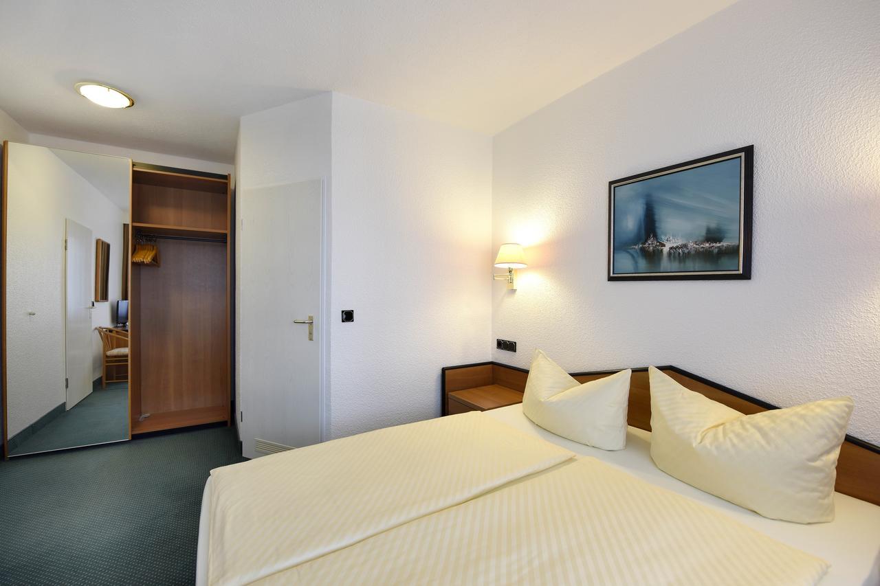 Lat Hotel & Apartmenthaus Berlin أيزِنهوتِنشتات المظهر الخارجي الصورة