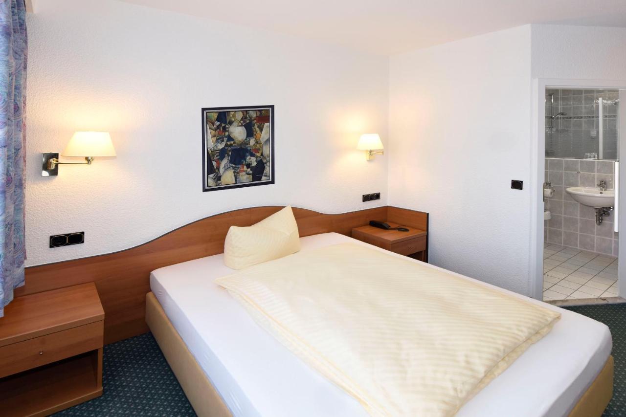 Lat Hotel & Apartmenthaus Berlin أيزِنهوتِنشتات المظهر الخارجي الصورة